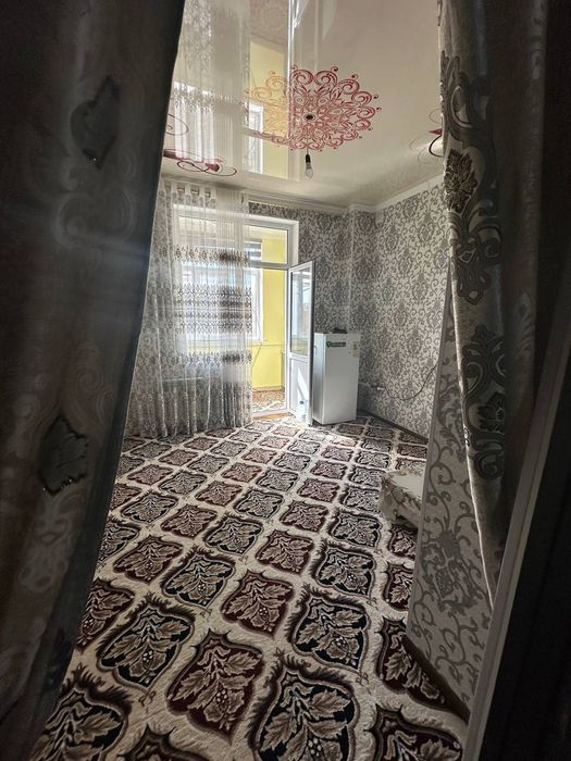 Базардын касы бурынгы Батыр ата бетте 1 ханалы квартира сатылады