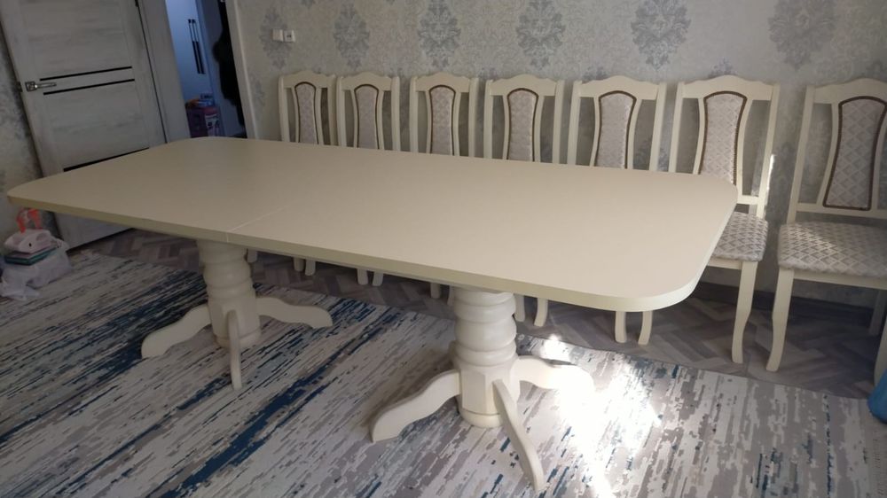 Стол. Стол большой