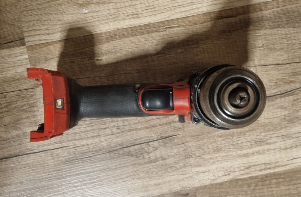 Акумулаторен винтоверт Milwaukee M18