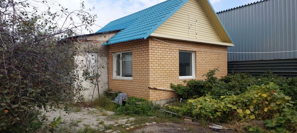 Помещение 100кв.м. и 6 сот земли