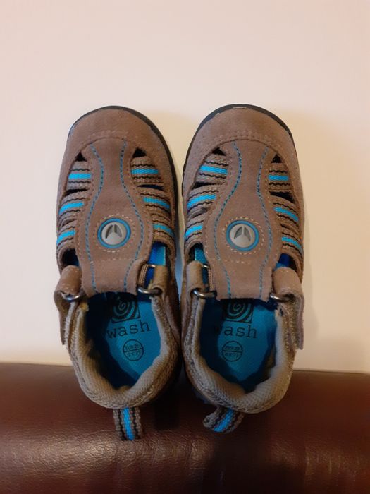 Детски велурени обувки