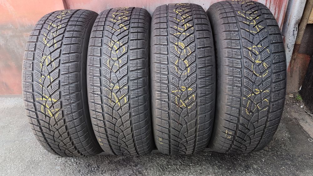 4бр. зимни гуми 235/60/18 GoodYear Ultra Grip Performance 
dot23
