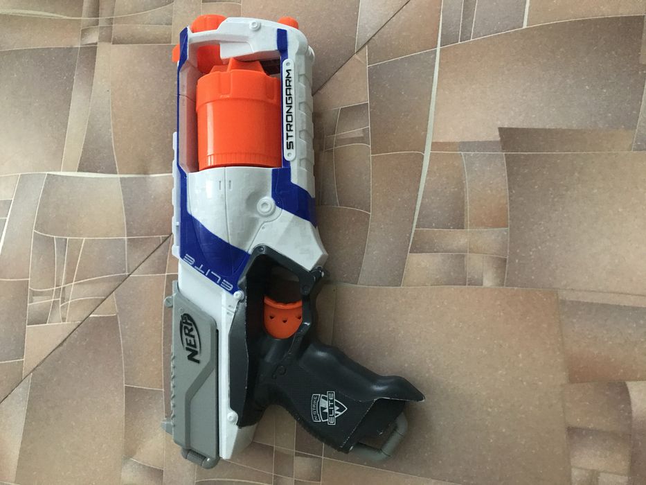 Продается детский игрушки Nerf автоматы