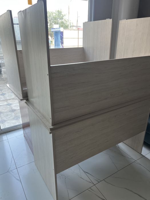 Стол со стульями