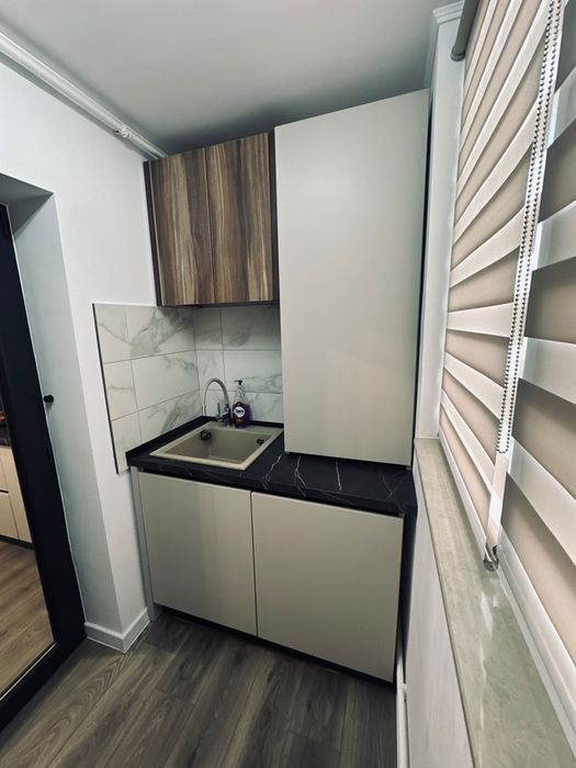 Apartament de vanzare 3 camere , decomandat -direct proprietar
