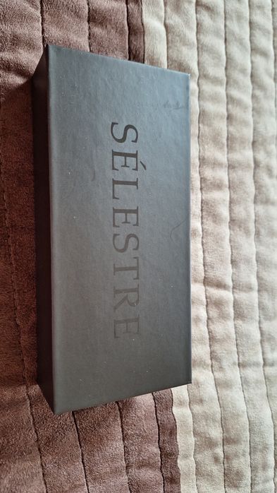 Продавам електрическа извивачка за мигли на Selestre