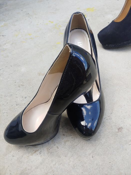 Pantofii noi 4 perechi