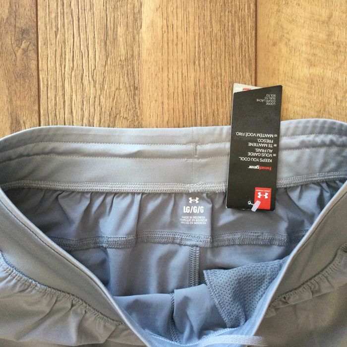 НОВО сиво вталено тънко долнище анцуг UNDER ARMOUR размер L от САЩ