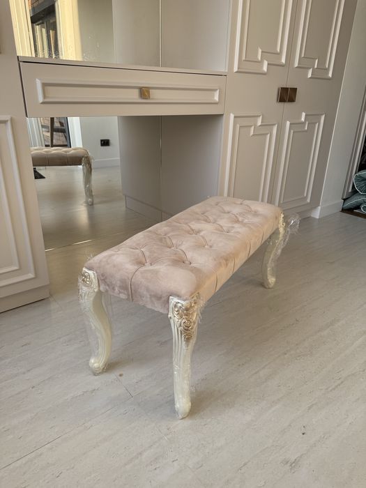 Банкетка в классическом стиле