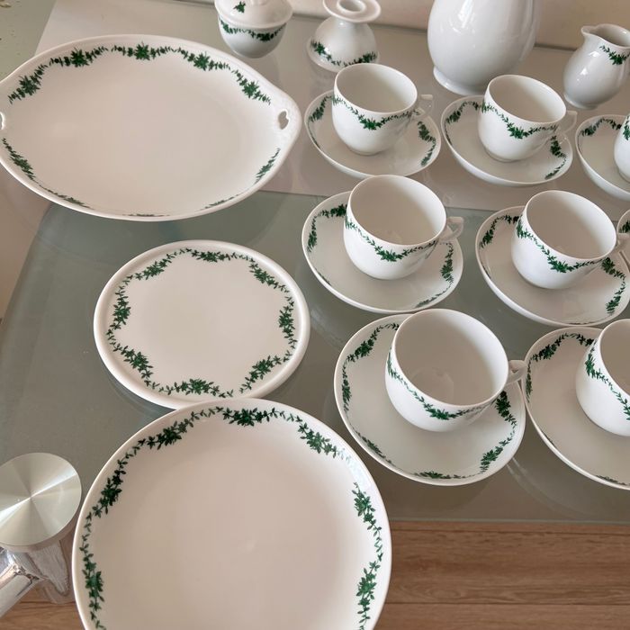 Alt Fürstenberg “Schlossgarten – Grüne Ranke” – кафе сервиз за 9 души