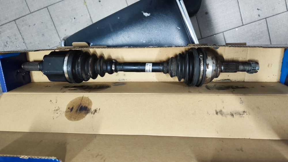 Лява  полуоска са Citroen C5-2009 г.