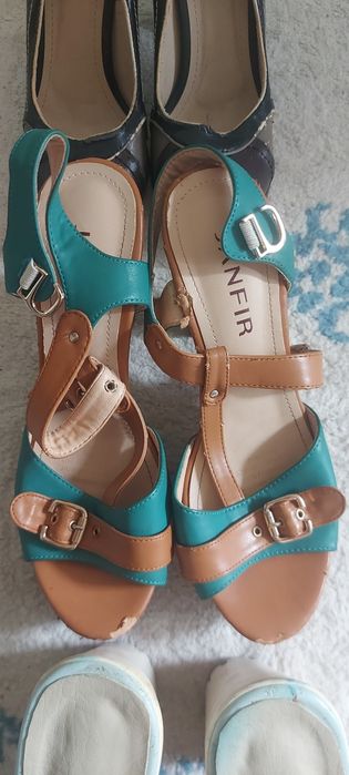 Отдам обувь за плиточный шоколад