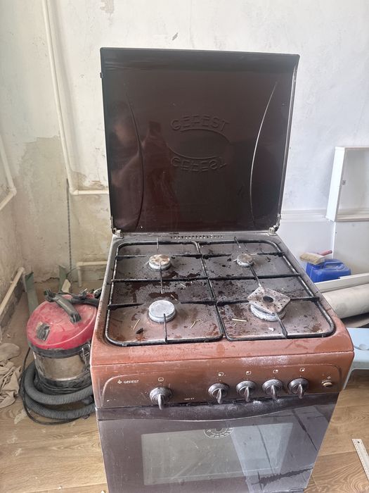 Продам газ плиту