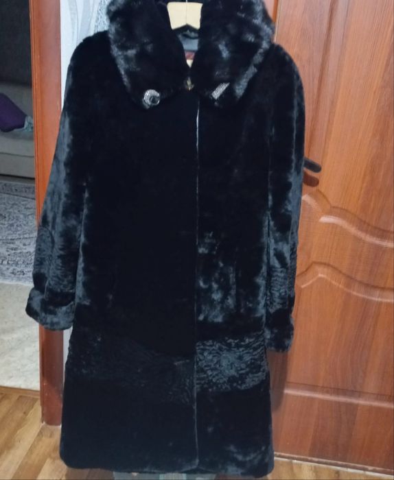 Продаю мутоновую шубу