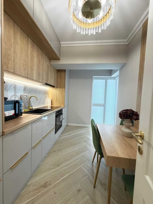 Primim Card Vacanta! Cazare Regim Hotelier Apartamente 1-2-3 Cam zona Palas Centru Newton EV-PL