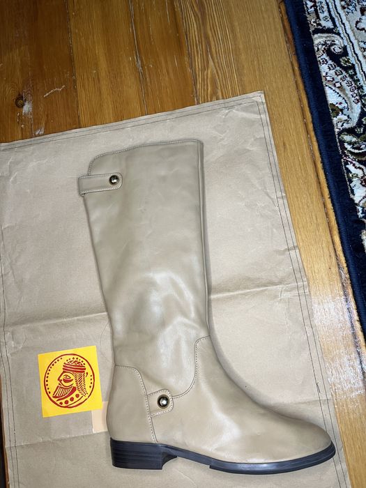 Продаются сапоги