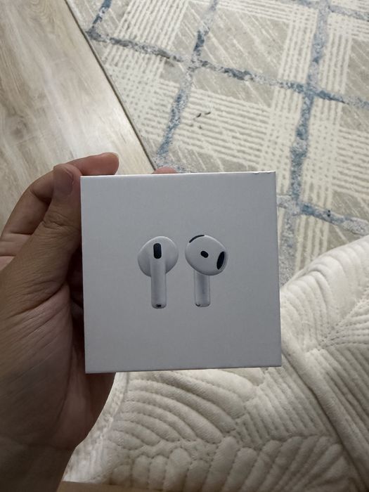 Продам оригинальные AirPods 4
