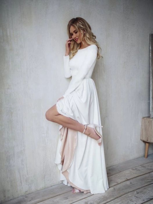 Rochie alba cu trena