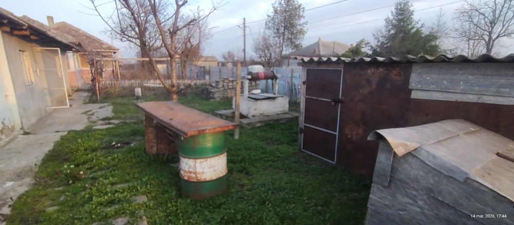 Casa de vânzare cu 2000 m²