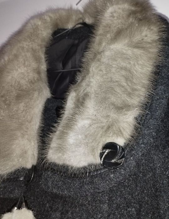 Айоллар пальтоси сотилади