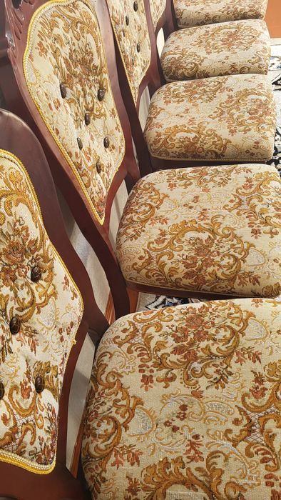 Срочно продается качественный стулья.  стулья