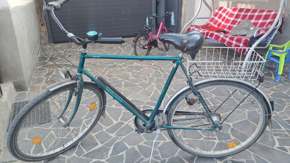 De vânzare bicicleta