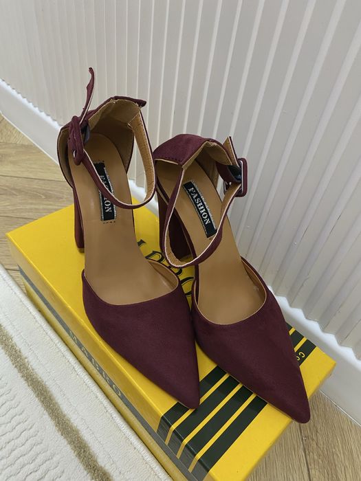 Туфли б/у тап таза сатылады