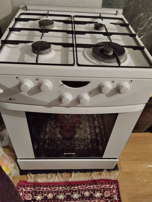 Продам газовую плиту