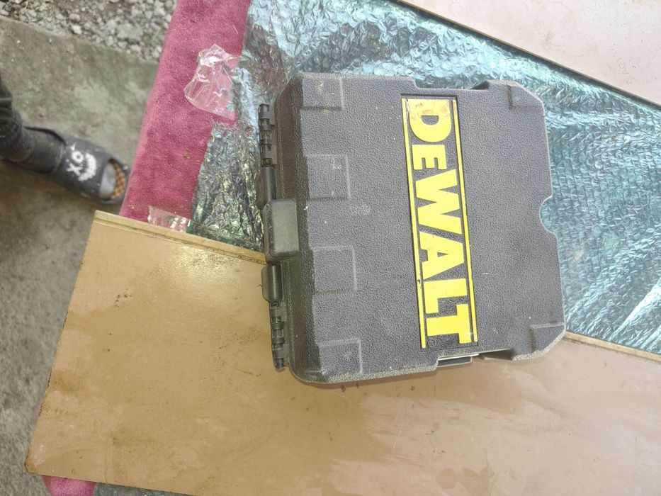 Lase cu fascicul in cruce  DW088CG DEWALT
806.33 lei
