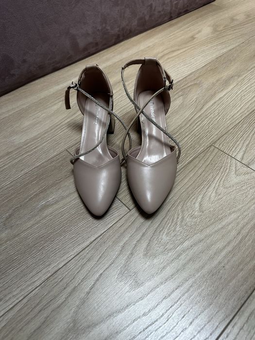 Сандали Tendenz.