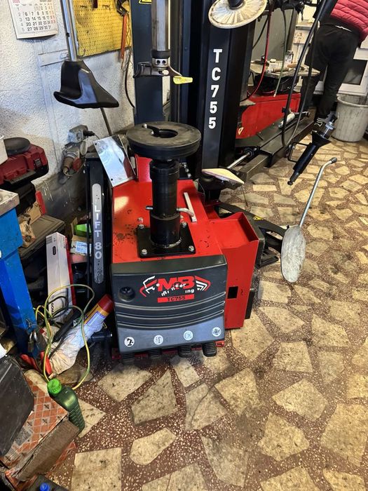 CEMB MBTC755 Робот за монтаж демонтаж за гуми