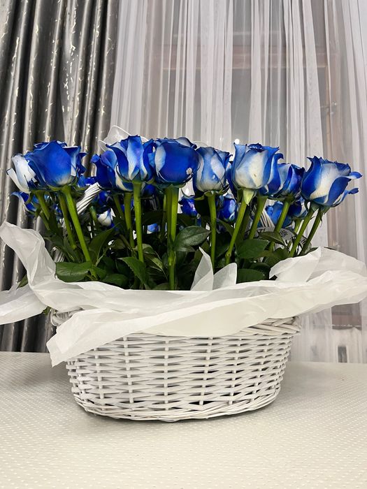 51 роза синего цвета