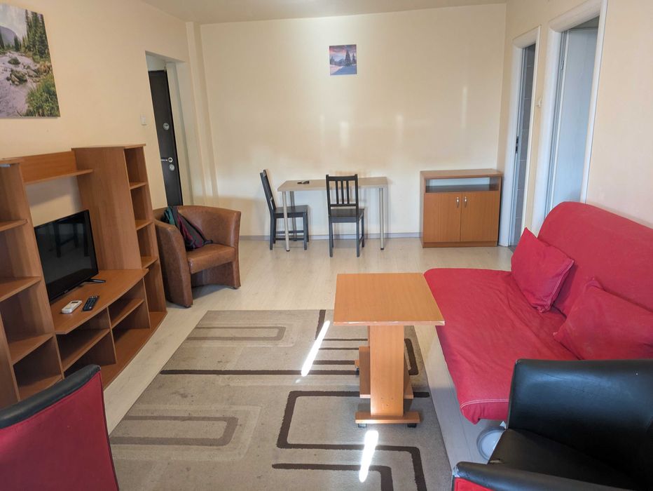Închiriez apartament Gara de Nord cu 2 camere semidecomandat ,et 4