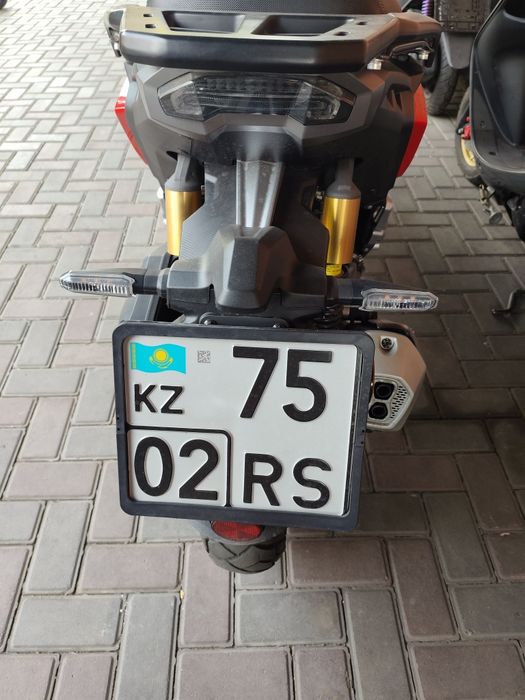 Продам скутер Honda ADV  300 куб