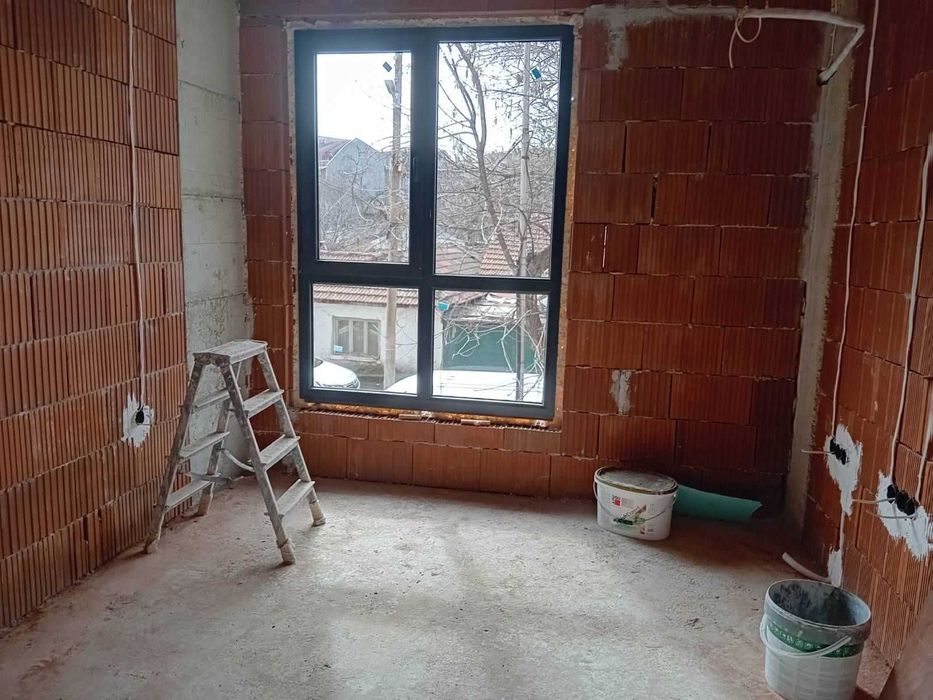 Тристаен апартамент Кючук Париж