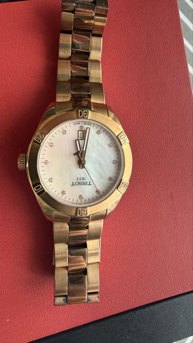 Часовник Tissot, дамски