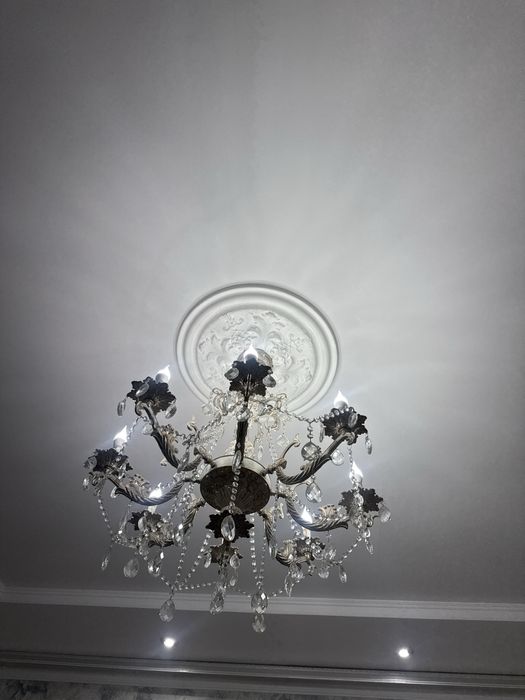 Продам люстру 25000