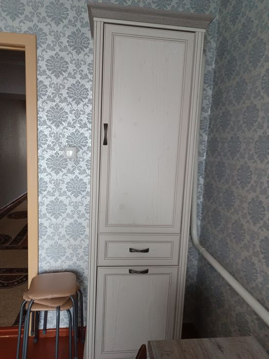 Продам  пенал , стол письменный - рабочий +кровать  производство Белар