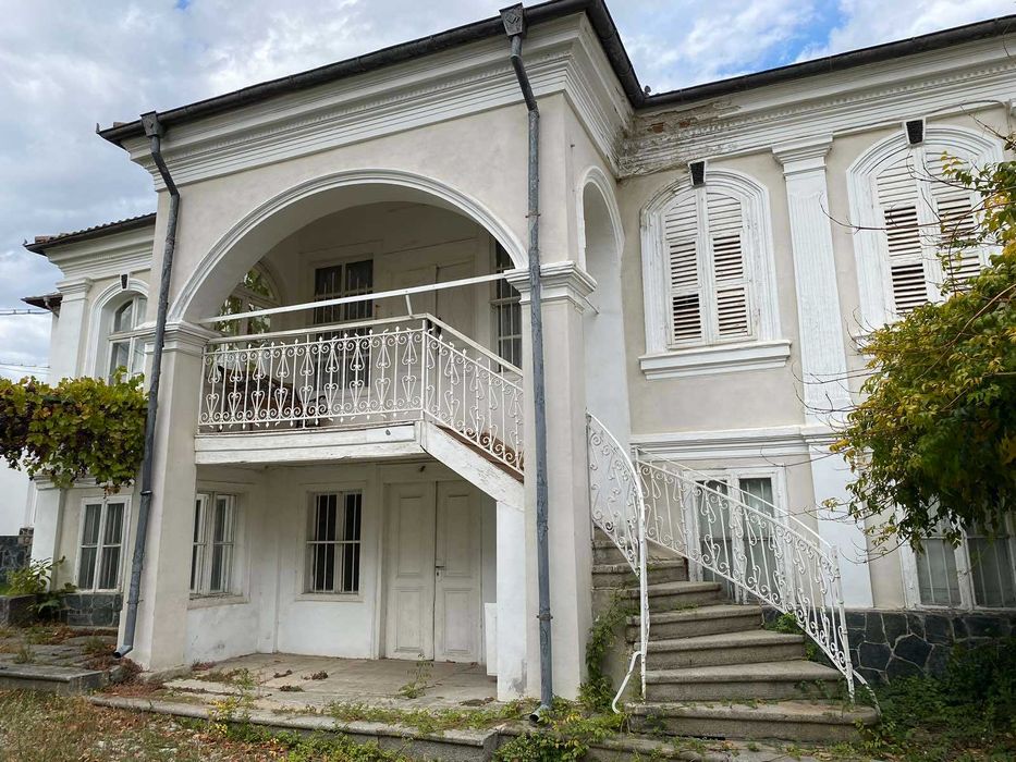 Продава се Къща в Карлово - 290 кв.м за 1276 €/кв.м - Снимка #2