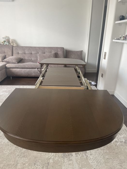 Продам качественный стол