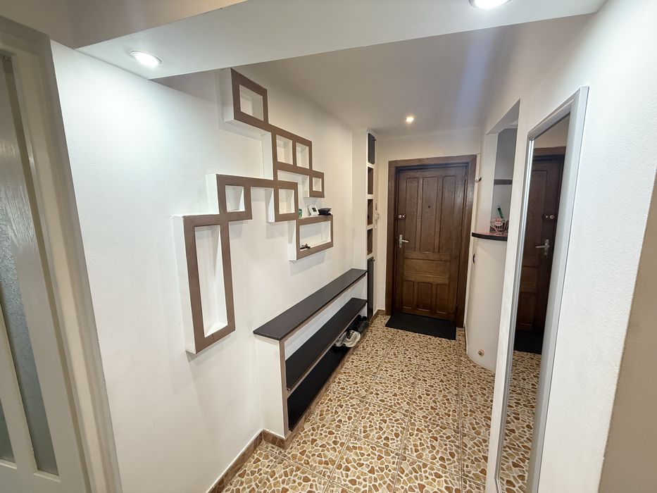 Chirie apartament 2 camere Dallas etaj 3/4