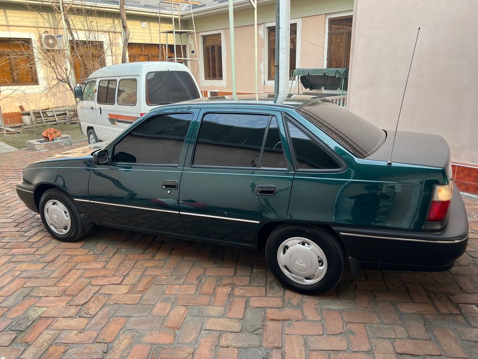 Nexia 1 1999 зелёни