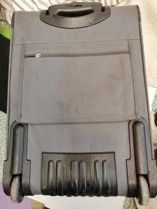 Евтин куфар с 2 колелца