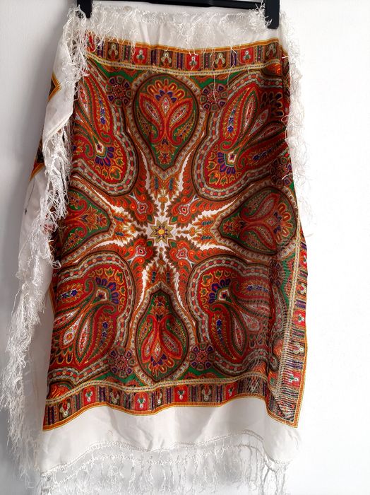 Esarfa/batiç/naframa din lână/casmir