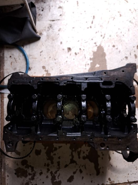 Блок двигателя 2.3 ауди