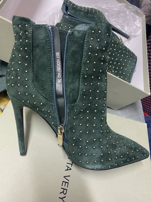 Стильные полусапожки