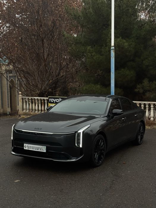 Kia k8 2025 signature black hybrid