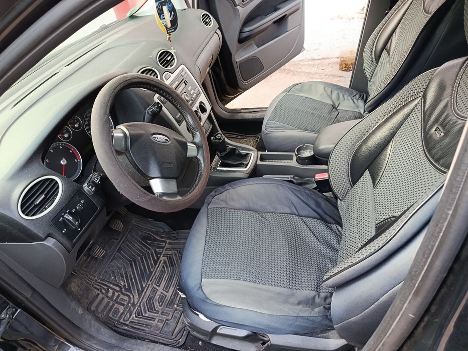 Vând Ford focus 2