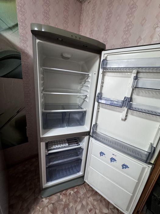 Продам холодильник Vestel турецкий в хорошем состоянии