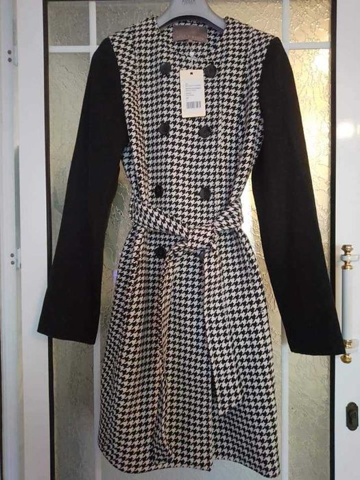 Чисто ново палто с вълна Mint & Barry.